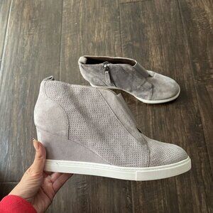 L Paolo Boots Womens 9 M Perforated Casual Zip Wedge Ankle Bootie Pink Suede